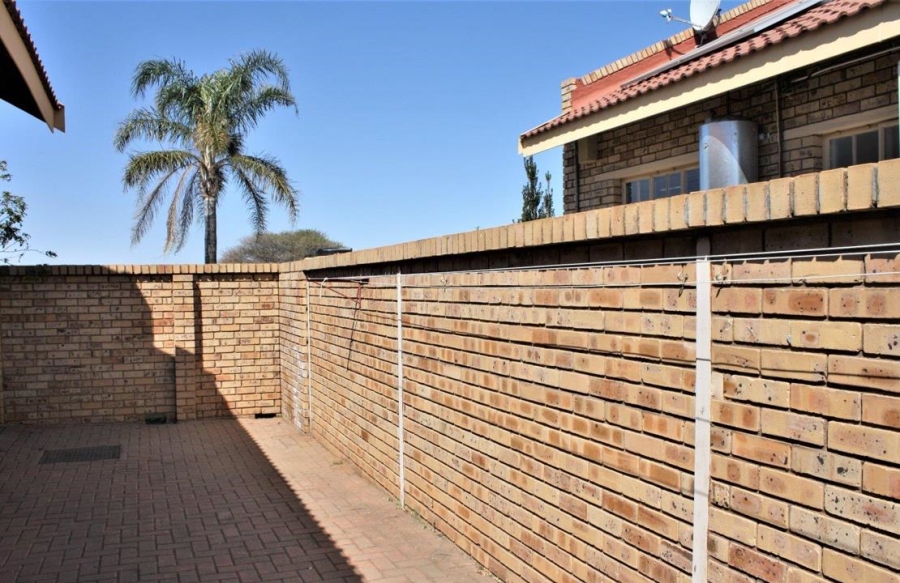 2 Bedroom Property for Sale in Minerva Gardens Northern Cape